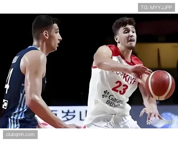 申京利用低位策应与华丽脚步主导火箭进攻并大幅提升进攻轮转效率 申京利用低位策应与华丽脚步主导火箭进攻并大幅提升进攻轮转效率
